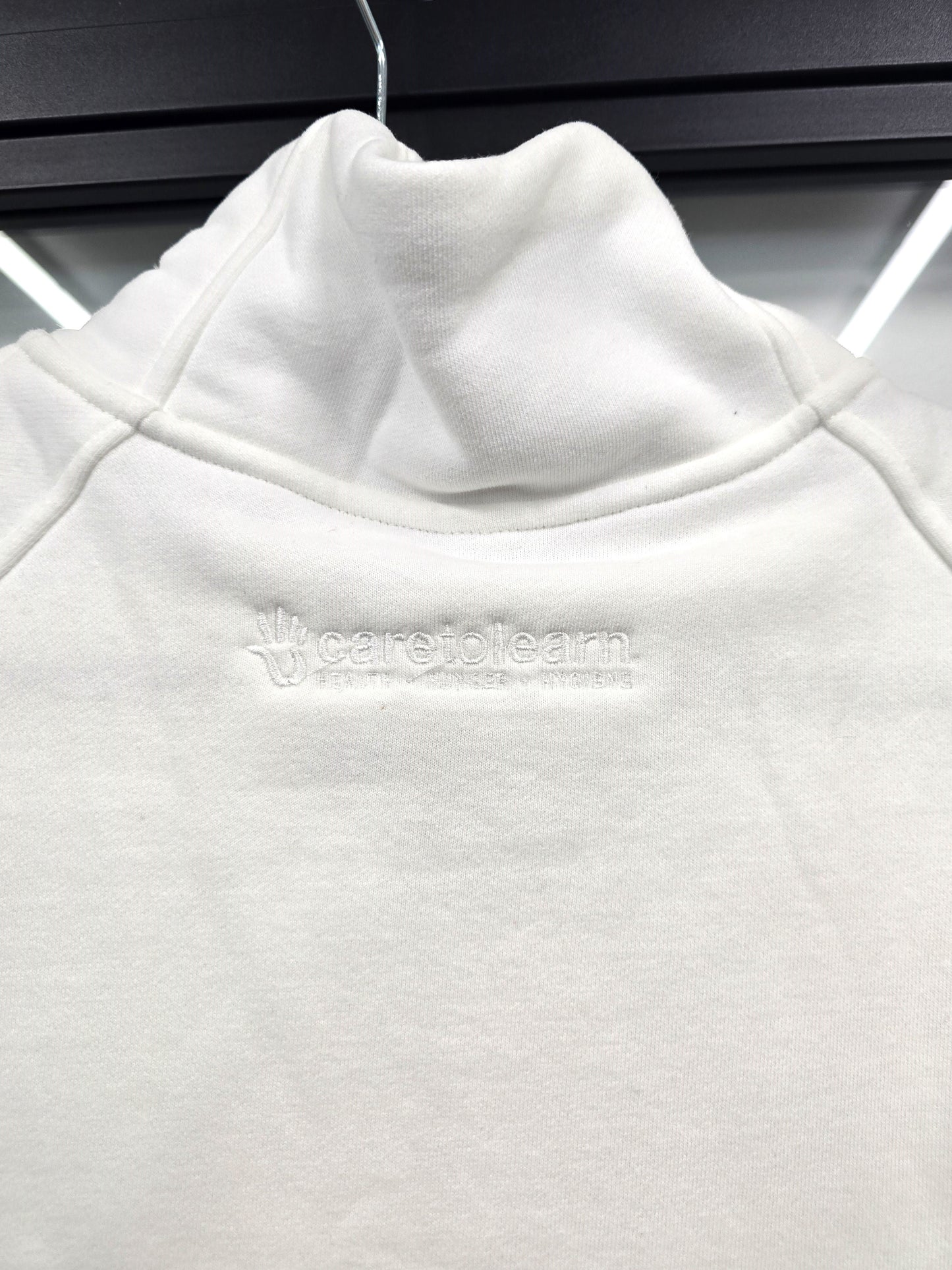 Pullover: Scuba Style