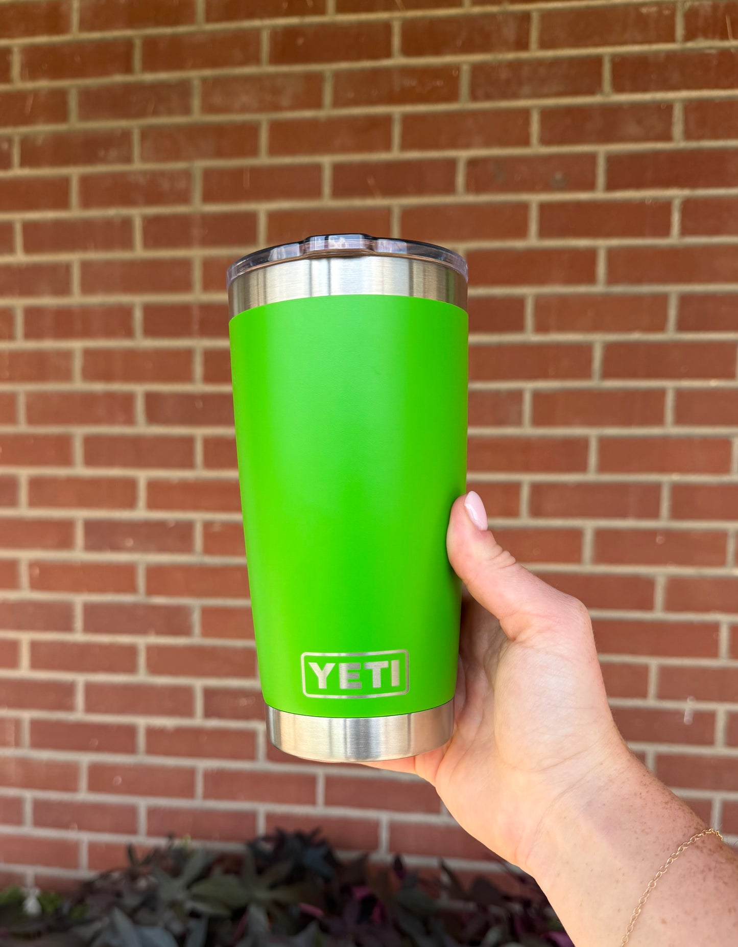 Tumbler: Yeti 20 oz Green